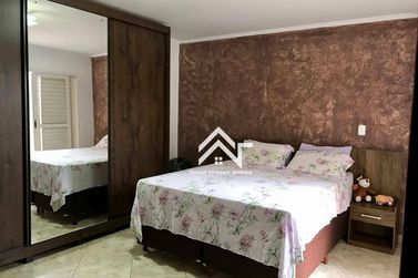 Casa &agrave; venda - 195m&sup2; - Jardim Brogot&aacute;