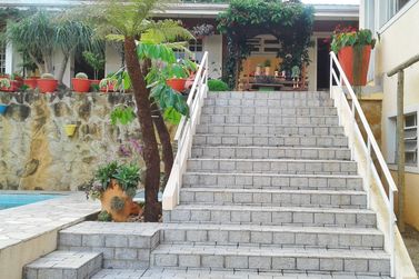 Casa &agrave; venda - 450m&sup2; - JARDIM DO LAGO