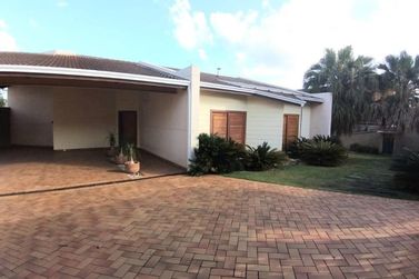 Casa para alugar - 606m&sup2; - NOVA GARD&Ecirc;NIA