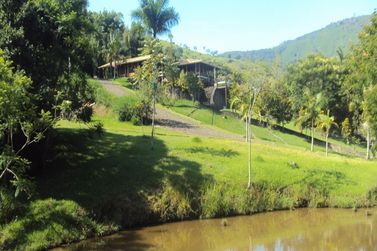 S&iacute;tio &agrave; venda - 1800m&sup2; - Cachoeirinha