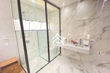 Casa &agrave; venda - 185m&sup2; - Jardim Shangri-L&aacute;