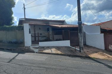 Casa para alugar - 80m&sup2; - JARDIM DO LAGO
