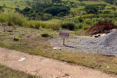 Terreno &agrave; venda - 179m&sup2; - Jardim das Cerejeiras