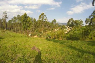 Terreno &agrave; venda - 2001m&sup2; - Jardim Est&acirc;ncia Brasil