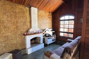Casa para alugar - 180m&sup2; - Vila Petr&oacute;polis