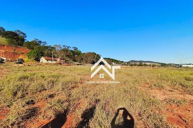 Terreno &agrave; venda - 879m&sup2; - Jardim Colina do Sol