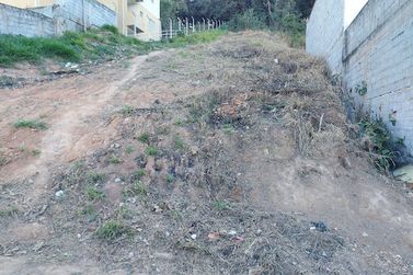 Terreno &agrave; venda - 350m&sup2; - Ch&aacute;cara Parque S&atilde;o Pedro