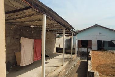 Casa &agrave; venda - centro
