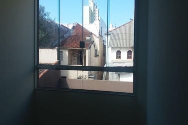 Sal&atilde;o Comercial para alugar - 35m&sup2; - Centro