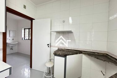 Casa para alugar - 440m&sup2; - Vila Petr&oacute;polis