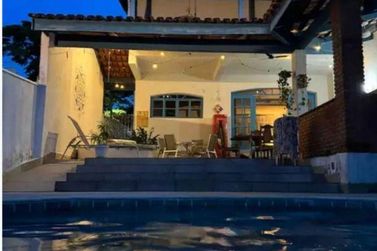 Casa para alugar - 350m&sup2; - Rio Abaixo