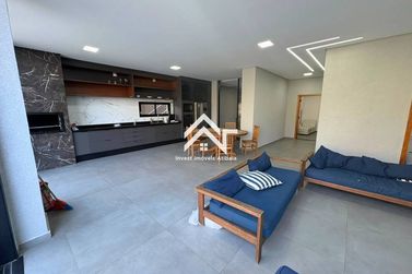 Casa para alugar - 228m&sup2; - Rio Abaixo