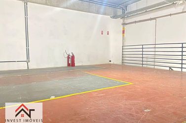 Sal&atilde;o Comercial para alugar - 160m&sup2; - Caetetuba