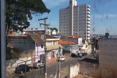 Sal&atilde;o Comercial para alugar - 688m&sup2; - Centro