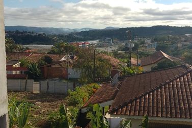 Casa &agrave; venda - PARUE FERNAO DIAS