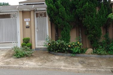 Casa &agrave; venda - JARDIM DOS PINHEIROS