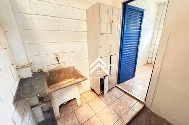 Sal&atilde;o Comercial para alugar - 584m&sup2; - Vila Industrial