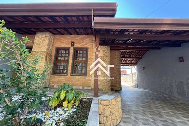 Casa para alugar - 212m&sup2; - Jardim do Lago