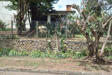 Ch&aacute;cara &agrave; venda - 1220m&sup2; - Vila Santista