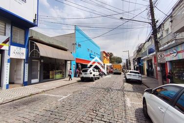Sal&atilde;o Comercial para alugar - 224m&sup2; - Centro