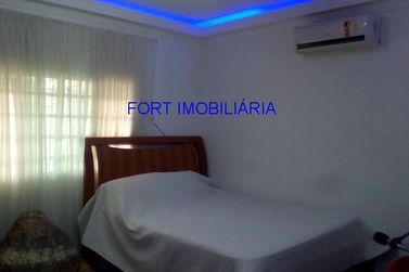 Casa &agrave; venda - 210m&sup2; - CAMPOS DE ATIBAIA