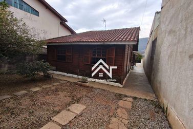 Casa &agrave; venda - 180m&sup2; - Vila Petr&oacute;polis