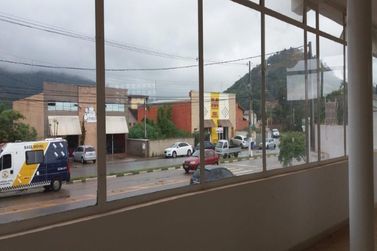 Sala Comercial para alugar - 500m&sup2; - Parque Rio Abaixo