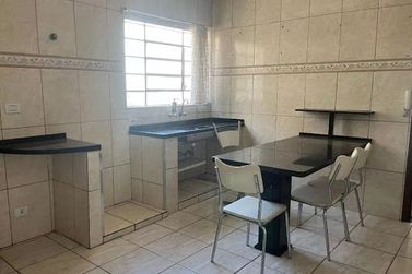 Casa para alugar - 207m&sup2; - Alvin&oacute;polis