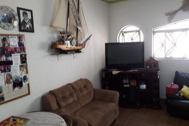 Ch&aacute;cara &agrave; venda - 6000m&sup2; - atibaia