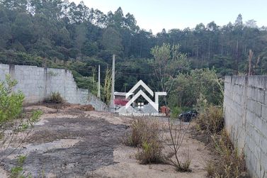 Terreno &agrave; venda - 200m&sup2; - Cachoeirinha