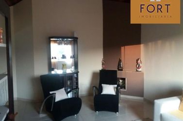 Casa &agrave; venda - 250m&sup2; - Jardim do Lago
