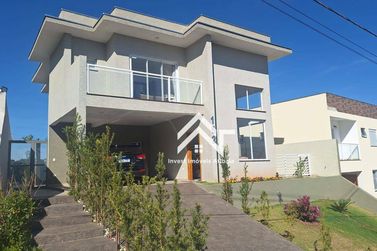 Casa &agrave; venda - 200m&sup2; - Condom&iacute;nio Alto da Floresta