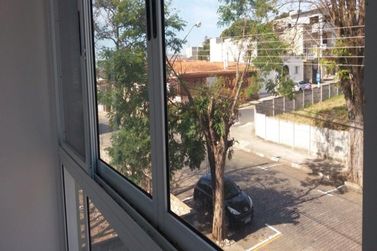 Sal&atilde;o Comercial para alugar - 688m&sup2; - Centro