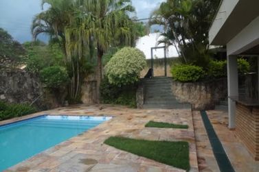 Casa &agrave; venda - 645m&sup2; - Nova Gard&ecirc;nia