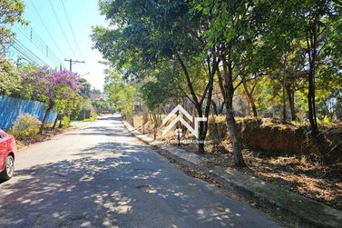 Terreno &agrave; venda - 2854m&sup2; - Jardim Colonial