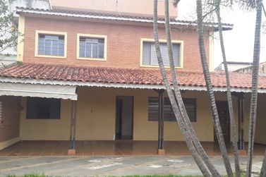 Casa &agrave; venda - 300m&sup2; - ATIBAIA JARDIM