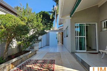 Casa &agrave; venda - 351m&sup2; - Vila Giglio