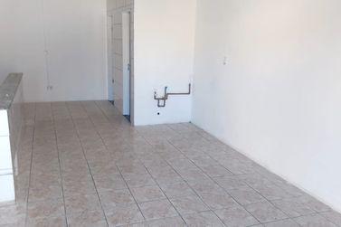 Sal&atilde;o Comercial para alugar - 50m&sup2; - ALVIN&Oacute;POLIS