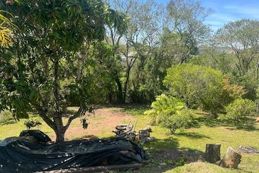 Ch&aacute;cara &agrave; venda - 1200m&sup2; - Jardim Maracan&atilde;