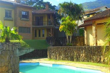 Casa &agrave; venda - 1667m&sup2; - Parque Arco Iris