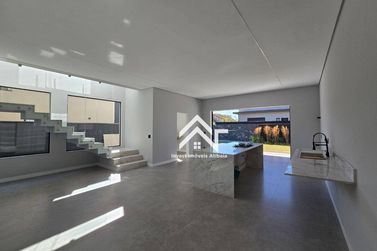Casa &agrave; venda - 300m&sup2; - Vila Santista