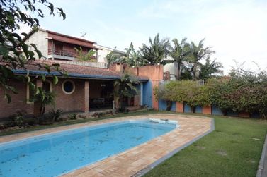 Casa &agrave; venda - 214m&sup2; - PARQUE DAS GAR&Ccedil;AS I