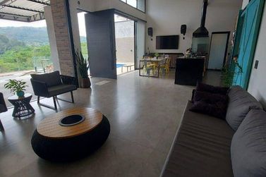 Casa &agrave; venda - 231m&sup2; - Ch&aacute;caras Maring&aacute;