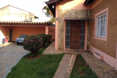 Casa &agrave; venda - 940m&sup2; - JARDIM DO LAGO