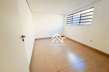 Sal&atilde;o Comercial para alugar - 360m&sup2; - Recreio Estoril