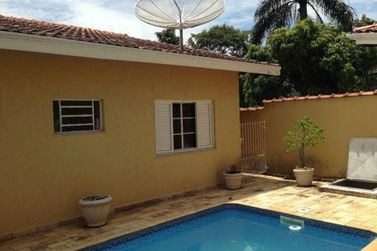 Casa &agrave; venda - 360m&sup2; - Jardim Floresta