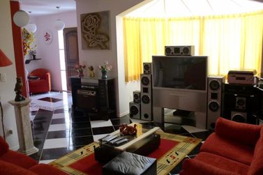 Casa &agrave; venda - 800m&sup2; - JARDIM S&Atilde;O NICOLAU