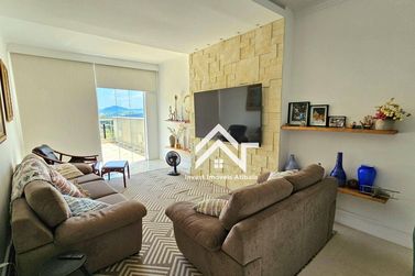 Casa &agrave; venda - 380m&sup2; - Vale do Sol