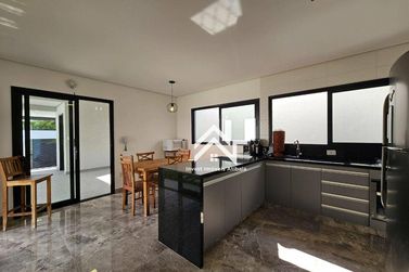 Casa &agrave; venda - 234m&sup2; - Loteamento Parque Residencial Serras de Atibaia II