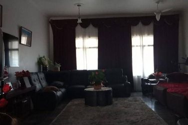 Casa &agrave; venda - 400m&sup2; - Jardim Siriema